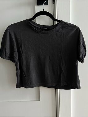 Forever 21 Black Cropped Crewneck Tee